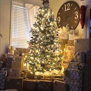 Meet your Posher, Hallie